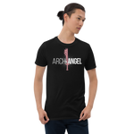 Model mit Arch Angel T-Shirt / Flammenschwert