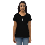 Schwarzes Herz - Enganliegendes Öko-T-Shirt für Damen