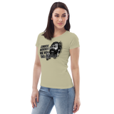Chuck Norris? Nie von ihr gehört / Bud Spencer Meme / Enganliegendes Öko-T-Shirt für Damen