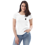 Schwarzes Herz - Enganliegendes Öko-T-Shirt für Damen