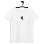 Schwarzes Herz - Enganliegendes Öko-T-Shirt für Damen