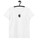 Schwarzes Herz - Enganliegendes Öko-T-Shirt für Damen