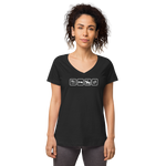 Essen, Schlafen, Reiten, Wiederholung / Eng anliegendes Shirt mit V-Ausschnitt