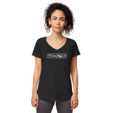 Essen, Schlafen, Reiten, Wiederholung / Eng anliegendes Shirt mit V-Ausschnitt