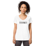 Essen, Schlafen, Reiten, Wiederholung / Eng anliegendes Shirt mit V-Ausschnitt