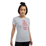 Keep calm and call 122 / Kurzärmeliges T-Shirt für Damen